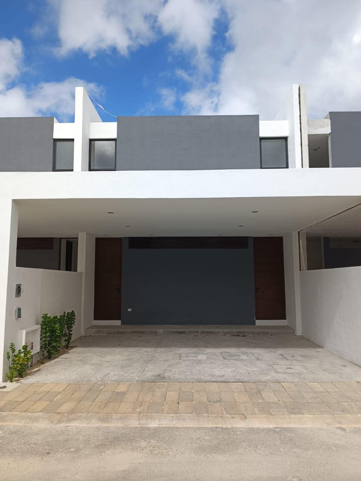 Casas en Venta en Residencial Xcanatún, Mérida: Lujo y Tranquilidad 